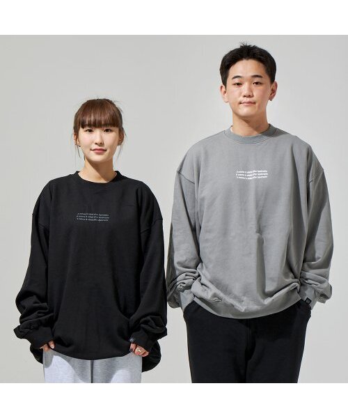 APOSTROPHE COMMA(アポストロフィコンマ)の「CONVEX センター ロゴ スウェットシャツ (ライトグレー/ホワイト)(スウェット・レディース・ライトグレー・LARGE/MEDIUM)」の1枚目の写真