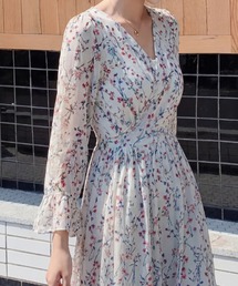 小花柄ワンピース