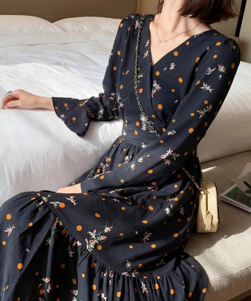 cammie(キャミー)の「小花柄ワンピース(ワンピース・レディース・ホワイト/レッド/ブラック・M/L)」の9枚目の写真