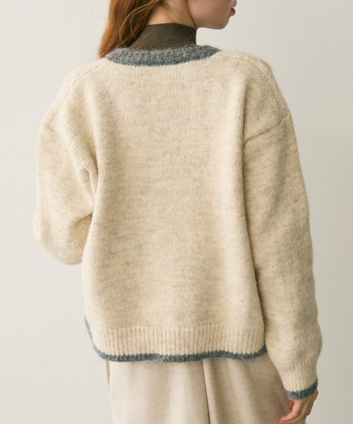 Crisp（クリスプ）の「バイカラーフラワーニットカーディガン（カーディガン/ボレロ・レディース・アイボリー/ブルー・FREE）」の9枚目の写真