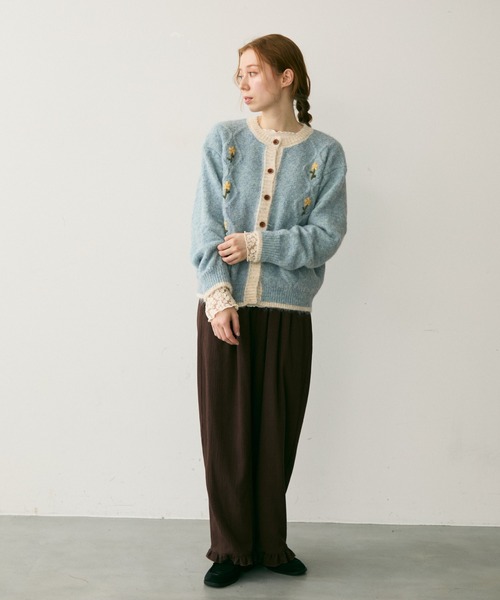 Crisp（クリスプ）の「バイカラーフラワーニットカーディガン（カーディガン/ボレロ・レディース・アイボリー/ブルー・FREE）」の12枚目の写真