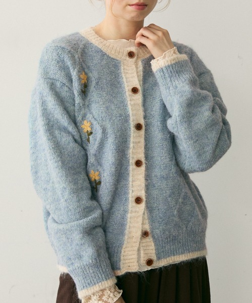 Crisp（クリスプ）の「バイカラーフラワーニットカーディガン（カーディガン/ボレロ・レディース・アイボリー/ブルー・FREE）」の17枚目の写真