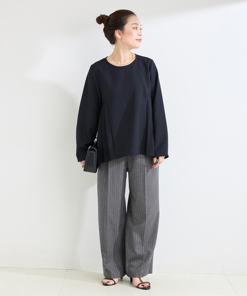 B.C STOCK（ベーセーストック）の「手洗い可 / 切り替えプリーツブラウス（シャツ/ブラウス・レディース・ネイビー/ベージュ・SMALL/MEDIUM）」の10枚目の写真