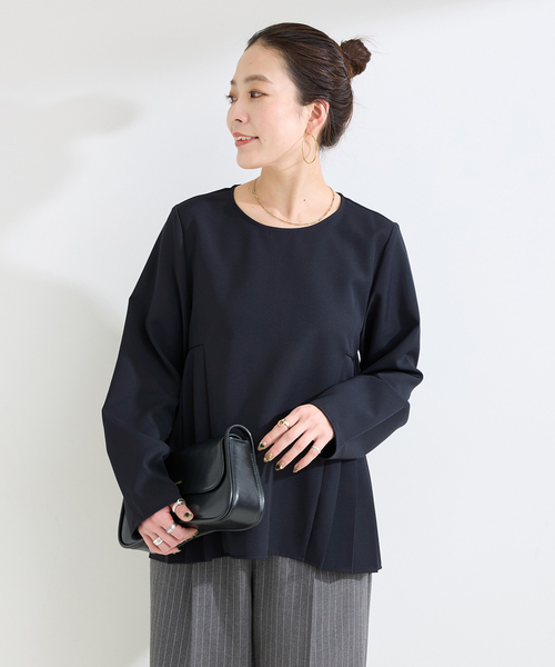 B.C STOCK（ベーセーストック）の「手洗い可 / 切り替えプリーツブラウス（シャツ/ブラウス・レディース・ネイビー/ベージュ・SMALL/MEDIUM）」の14枚目の写真
