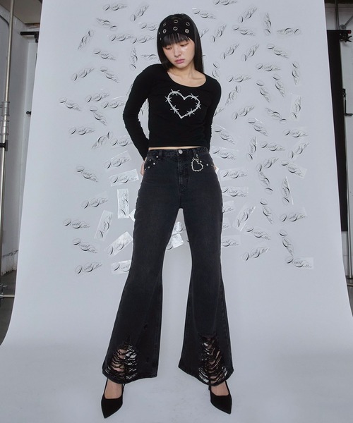 Heart Tattoo(ハートタトゥー)の「damage flare denim / ダメージフレアデニム(デニムパンツ・レディース・ブルー系/ブラック系・1/0)」の9枚目の写真
