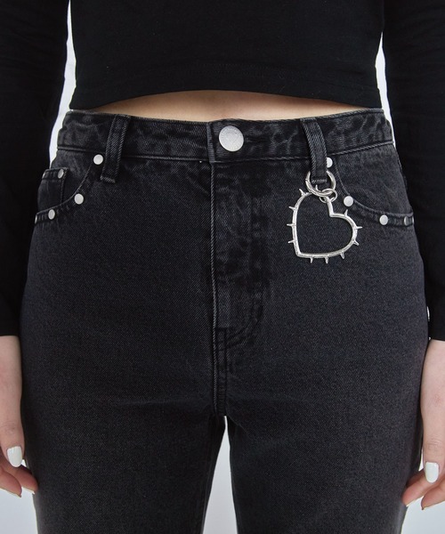 Heart Tattoo(ハートタトゥー)の「damage flare denim / ダメージフレアデニム(デニムパンツ・レディース・ブルー系/ブラック系・1/0)」の13枚目の写真