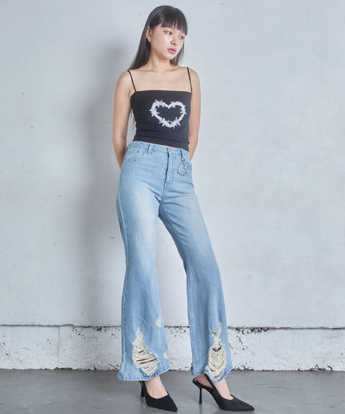 Heart Tattoo(ハートタトゥー)の「damage flare denim / ダメージフレアデニム(デニムパンツ・レディース・ブルー系/ブラック系・1/0)」の14枚目の写真