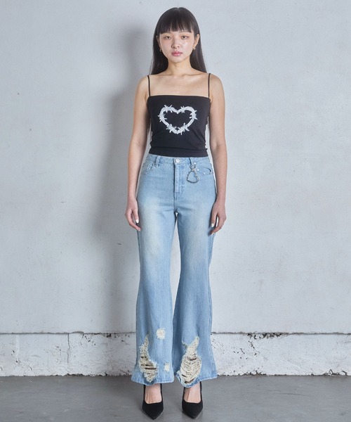 Heart Tattoo(ハートタトゥー)の「damage flare denim / ダメージフレアデニム(デニムパンツ・レディース・ブルー系/ブラック系・1/0)」の16枚目の写真