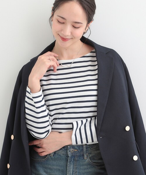 SHOO・LA・RUE(シューラルー)の「【S-LL/洗濯機可】着こなしいろいろ 首元すっきりボートネック ボーダーロンT(Tシャツ/カットソー・レディース・ライトグレー系2/ピンク系その他/ネイビー系2/グリーン系その他4・04/03/02/01)」の3枚目の写真