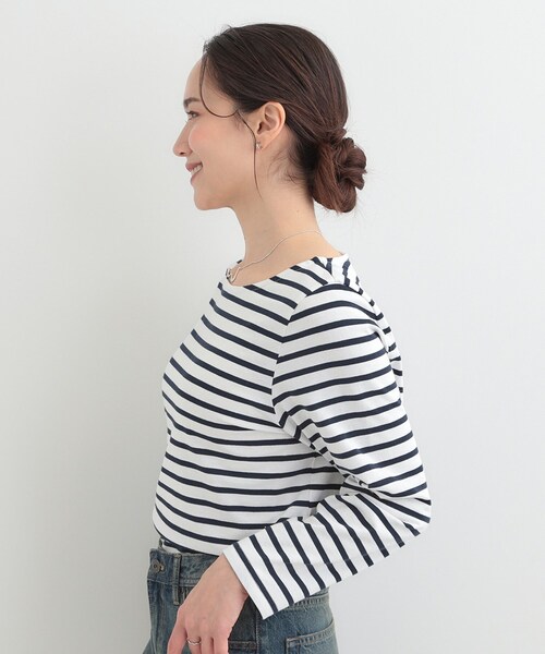 SHOO・LA・RUE(シューラルー)の「【S-LL/洗濯機可】着こなしいろいろ 首元すっきりボートネック ボーダーロンT(Tシャツ/カットソー・レディース・ライトグレー系2/ピンク系その他/ネイビー系2/グリーン系その他4・04/03/02/01)」の9枚目の写真