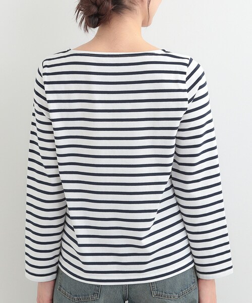 SHOO・LA・RUE(シューラルー)の「【S-LL/洗濯機可】着こなしいろいろ 首元すっきりボートネック ボーダーロンT(Tシャツ/カットソー・レディース・ライトグレー系2/ピンク系その他/ネイビー系2/グリーン系その他4・04/03/02/01)」の14枚目の写真