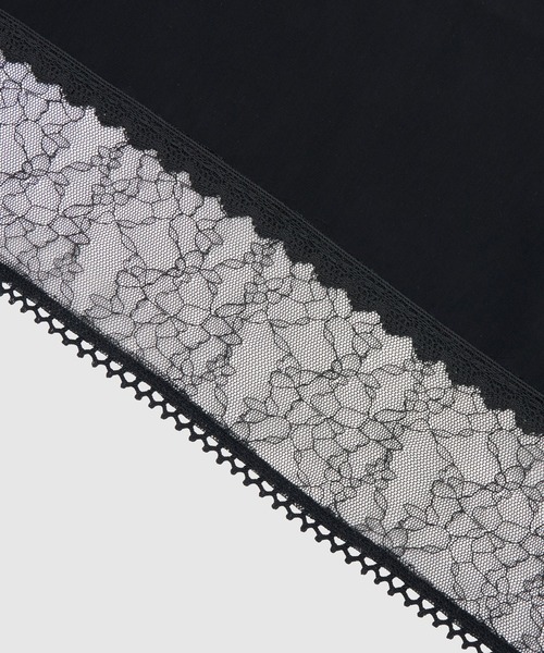 tanakadaisuke（タナカダイスケ）の「【tanakadaisuke/タナカダイスケ】flower lace frame scarf/フラワーレースフレームスカーフ（バンダナ/スカーフ・レディース・ホワイト/ブラック・FREE）」の5枚目の写真