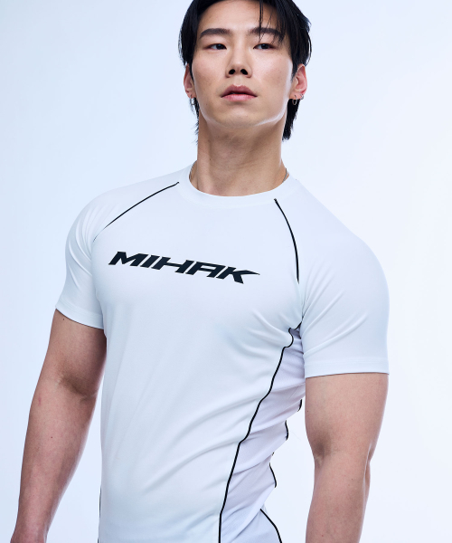 MIHAK(ミハク)の「リフレクティブパイピングプロTシャツ (ホワイト)(Tシャツ/カットソー・メンズ・その他・1/2/3)」の3枚目の写真