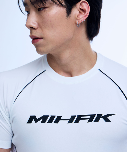 MIHAK(ミハク)の「リフレクティブパイピングプロTシャツ (ホワイト)(Tシャツ/カットソー・メンズ・その他・1/2/3)」の7枚目の写真