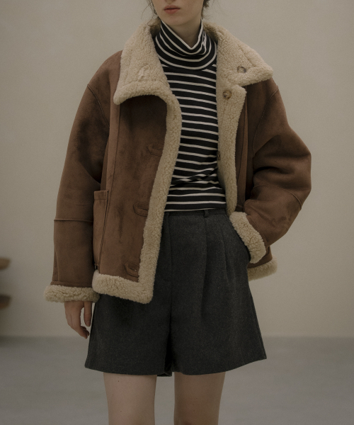 KNOWNBETTER（ノウンベター）の「Reversible tab-button shearling jacket [KNFW05JP03]_[2color]（その他アウター・レディース・ブラック/ダークブラウン・FREE）」の5枚目の写真