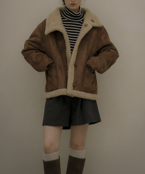 KNOWNBETTER（ノウンベター）の「Reversible tab-button shearling jacket [KNFW05JP03]_[2color]（その他アウター・レディース・ブラック/ダークブラウン・FREE）」の6枚目の写真