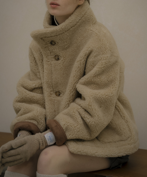 KNOWNBETTER（ノウンベター）の「Reversible tab-button shearling jacket [KNFW05JP03]_[2color]（その他アウター・レディース・ブラック/ダークブラウン・FREE）」の7枚目の写真