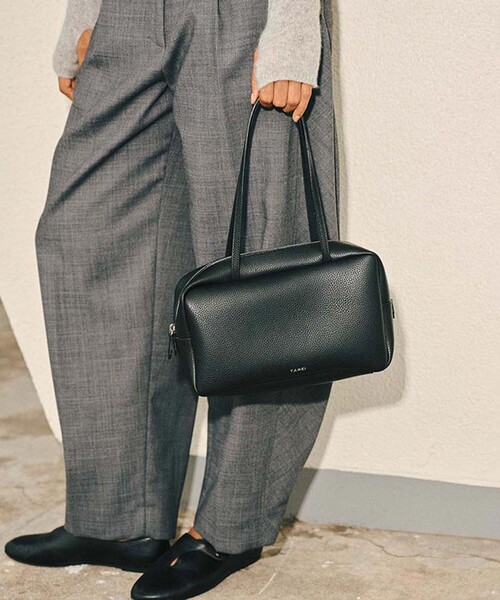 YAHKI(ヤーキ)の「【YAHKI/ヤーキ】YH-772/シュリンクレザーボストンバッグ(ボストンバッグ・レディース・ブラック・FREE)」の3枚目の写真