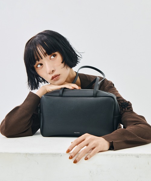 YAHKI（ヤーキ）の「【YAHKI/ヤーキ】《STUDIOUS別注復刻》YH-772/シュリンクレザーボストンバッグ（ボストンバッグ・レディース・ブラック・FREE）」の22枚目の写真