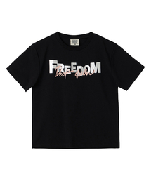 DANGLEDROP（ダングルドロップ）の「DGDP FREEDOMセミクロップ半袖Tシャツブラック（Tシャツ/カットソー）」