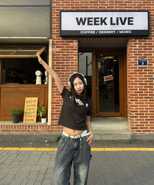 DANGLEDROP(ダングルドロップ)の「DGDP FREEDOMセミクロップ半袖Tシャツブラック(Tシャツ/カットソー・レディース・その他・FREE)」の7枚目の写真