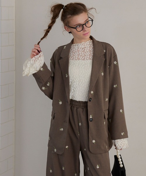 BONLECILL noir(ボンルシールノワール)の「【BONLECILL noir】<セットアップ対応>小花柄刺繍テーラードジャケット(テーラードジャケット・レディース・ブラック/グレイッシュベージュ・FREE)」の19枚目の写真
