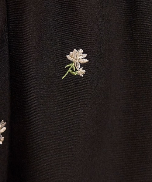 BONLECILL noir(ボンルシールノワール)の「【BONLECILL noir】<セットアップ対応>小花柄刺繍テーラードジャケット(テーラードジャケット・レディース・ブラック/グレイッシュベージュ・FREE)」の13枚目の写真