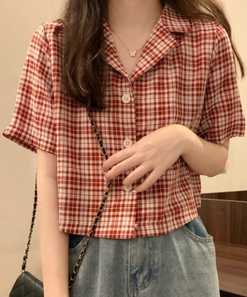 SHEPP(シープ)の「【26年春夏新作】チェック柄オープンカラークロップドシャツ(シャツ/ブラウス・レディース・ブラック/グリーン/レッド・L/M)」の1枚目の写真