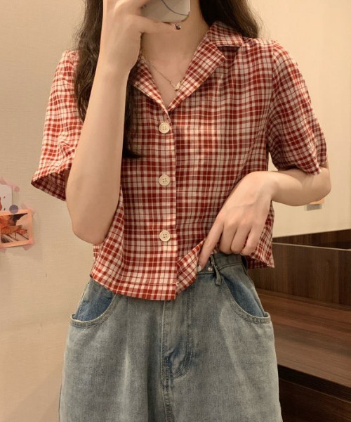 SHEPP(シープ)の「【26年春夏新作】チェック柄オープンカラークロップドシャツ(シャツ/ブラウス・レディース・ブラック/グリーン/レッド・L/M)」の4枚目の写真