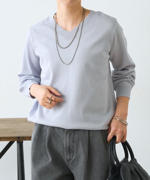 Jena espace merveilleux(ジェナ エスパスメルヴェイユ)の「【上品華やぎ】ミニスパンコールVニット(ニット/セーター・レディース・アイボリー/ブルー系その他/ネイビー・FREE)」の3枚目の写真