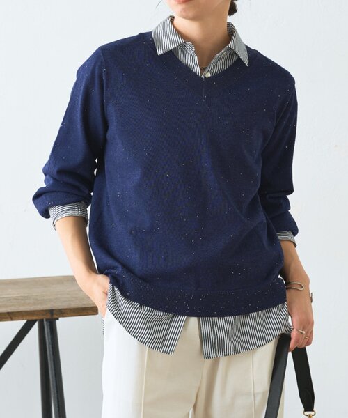 Jena espace merveilleux(ジェナ エスパスメルヴェイユ)の「【上品華やぎ】ミニスパンコールVニット(ニット/セーター・レディース・アイボリー/ブルー系その他/ネイビー・FREE)」の2枚目の写真