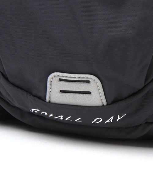 THE NORTH FACE（ザノースフェイス）の「【THE NORTH FACE(ザ・ノース・フェイス)】スモールデイ[約15リットル](KIDS)（バックパック/リュック・キッズ・ブルー/その他1/イエロー/ベージュ/ブラック/ベビーピンク・FREE）」の14枚目の写真