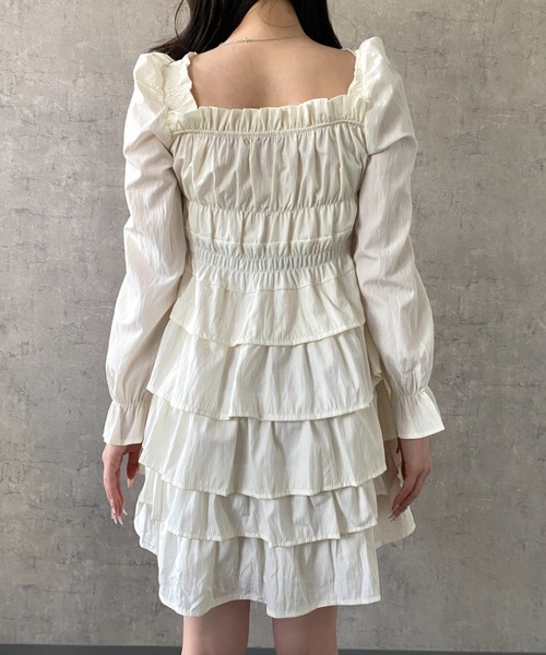 Mejoul(メジュール)の「ボリュームティアードスクエアネックフレアミニワンピース(ワンピース・レディース・オフホワイト・L/M)」の10枚目の写真