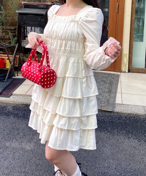 Mejoul(メジュール)の「ボリュームティアードスクエアネックフレアミニワンピース(ワンピース・レディース・オフホワイト・L/M)」の16枚目の写真