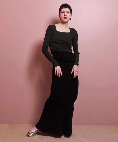 OMMO（オーエムエムオー）の「ASYMME TUCK SHORT KT TOP（ニット/セーター・レディース・パープル/ブラック/カーキ・F）」の7枚目の写真