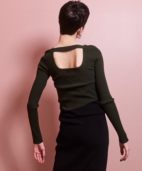 OMMO（オーエムエムオー）の「ASYMME TUCK SHORT KT TOP（ニット/セーター・レディース・パープル/ブラック/カーキ・F）」の5枚目の写真