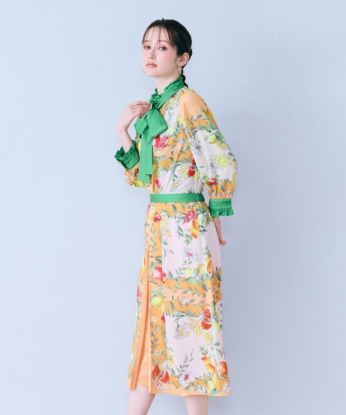 Audie a Muses(オーディアミューズ)の「フルーツパネルプリントボックスタックスカート(スカート・レディース・ネイビー/オレンジ・38/42)」の5枚目の写真