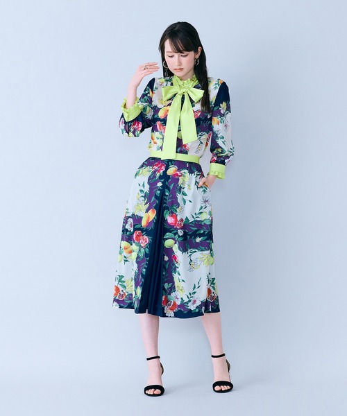 Audie a Muses(オーディアミューズ)の「フルーツパネルプリントボックスタックスカート(スカート・レディース・ネイビー/オレンジ・38/42)」の20枚目の写真