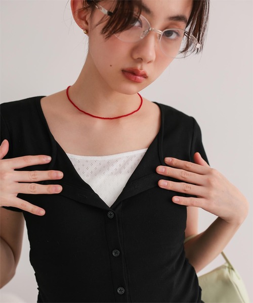 miette(ミエット)の「アイレットジャガードレイヤード風半袖トップス(Tシャツ/カットソー・レディース・レッド/ブラウン/ネイビー/グレー/ブラック・S/L/M)」の8枚目の写真