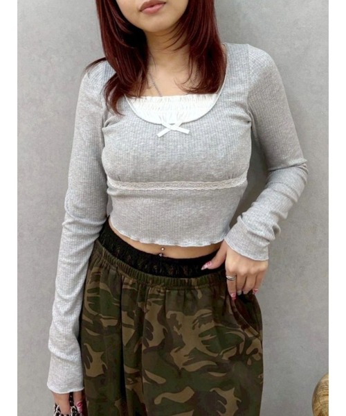 EVRIS(エヴリス)の「レイヤードデザインフリルカットソートップス 春服(Tシャツ/カットソー・レディース・ブラック/その他1/グレー・FREE)」の3枚目の写真