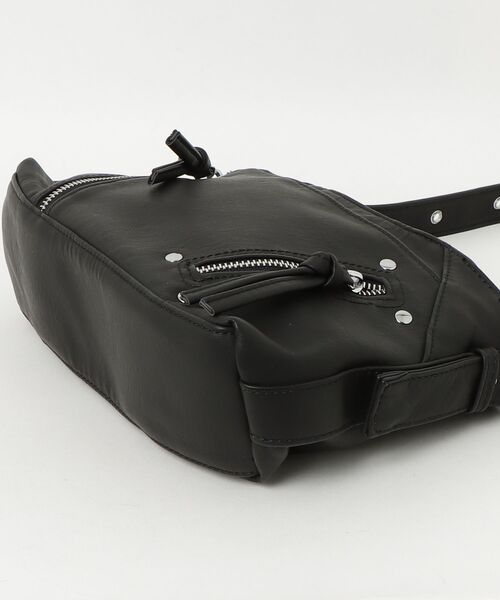 ONE DAY KMC （ワンデイケーエムシー）の「HERB/Four Pockets Shoulder Bag/4ポケットショルダーバッグ（ショルダーバッグ・レディース・ダークグレー/ライトグレー/ブラック・FREE）」の5枚目の写真