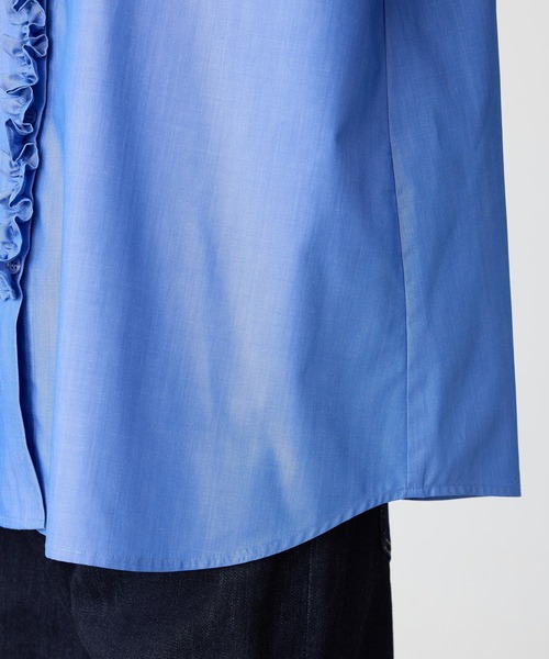 A/C DESIGN BY ALPHA CUBIC（エーシーデザインバイアルファキュービック）の「Vネックフリルブラウス（シャツ/ブラウス・レディース・オフホワイト/ブルー・9号/11号/13号）」の11枚目の写真