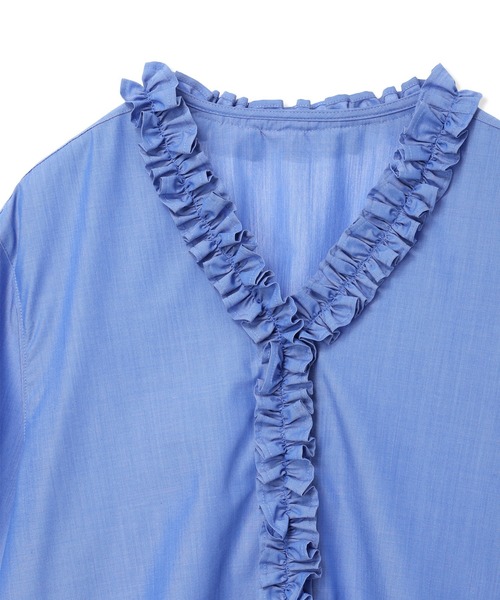 A/C DESIGN BY ALPHA CUBIC（エーシーデザインバイアルファキュービック）の「Vネックフリルブラウス（シャツ/ブラウス・レディース・オフホワイト/ブルー・9号/11号/13号）」の15枚目の写真