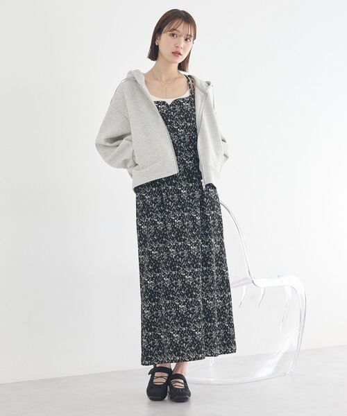 earth music&ecology（アースミュージックアンドエコロジー）の「フラワーバッククロスキャミワンピース（ワンピース・レディース・アイボリー/ブラック・FREE）」の4枚目の写真