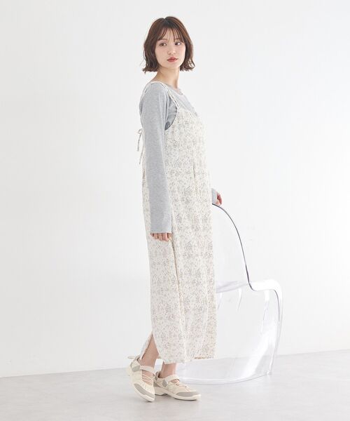 earth music&ecology（アースミュージックアンドエコロジー）の「フラワーバッククロスキャミワンピース（ワンピース・レディース・アイボリー/ブラック・FREE）」の13枚目の写真