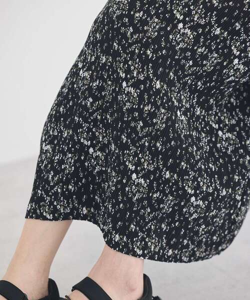 earth music&ecology（アースミュージックアンドエコロジー）の「フラワーバッククロスキャミワンピース（ワンピース・レディース・アイボリー/ブラック・FREE）」の17枚目の写真