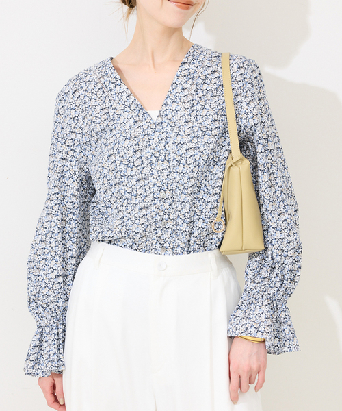 SLOBE IENA（スローブイエナ）の「Vネックフレアスリーブブラウス（シャツ/ブラウス・レディース・ネイビー/ブルー系その他・FREE）」の20枚目の写真