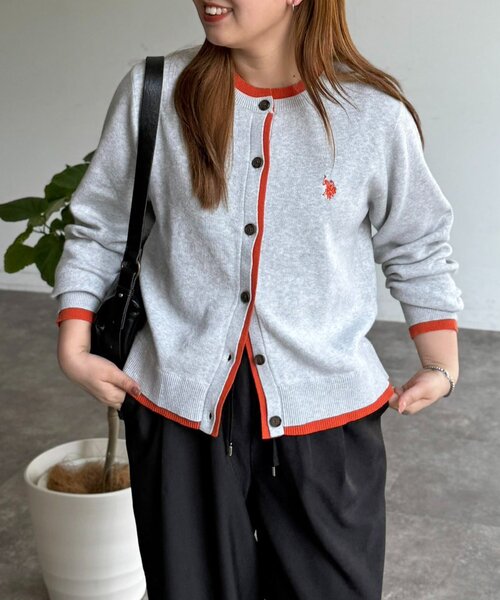 U.S. POLO ASSN.（ユーエスポロアッスン）の「フェイクレイヤードスウェットライクカーディガン（カーディガン/ボレロ・レディース・ネイビー/オレンジ/グレー系その他/グレー・FREE）」の2枚目の写真
