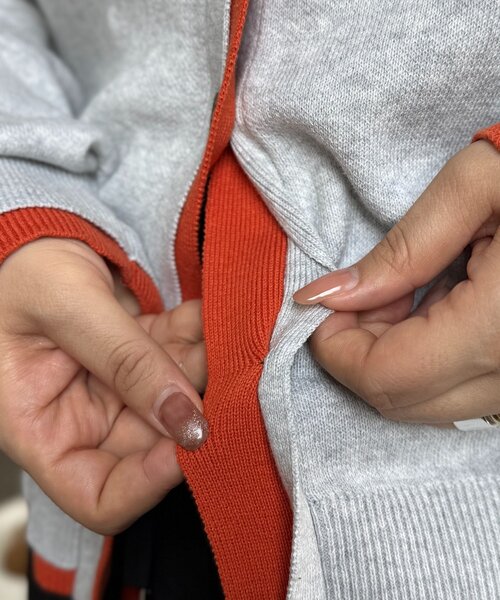 U.S. POLO ASSN.（ユーエスポロアッスン）の「フェイクレイヤードスウェットライクカーディガン（カーディガン/ボレロ・レディース・ネイビー/オレンジ/グレー系その他/グレー・FREE）」の18枚目の写真