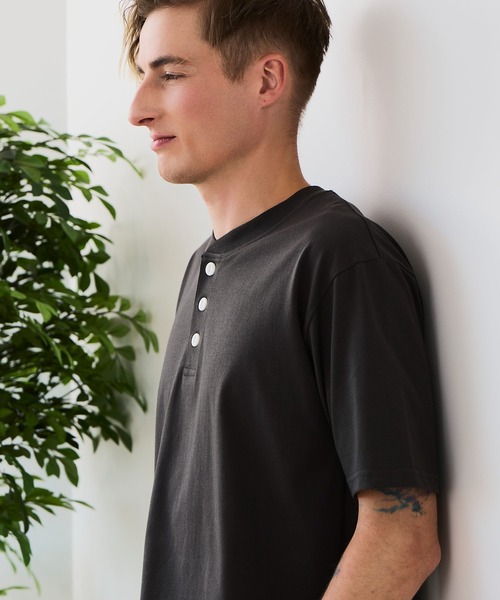 LB/S (エルビーエス)の「【ZERO STAIN/ゼロステイン】汗染みの目立ちにくいTシャツ ZEROSTAIN ヘンリーネックTシャツ 防汚 UVカット 綿タッチ・厚手(Tシャツ/カットソー・メンズ・オフホワイト/ブラック/ホワイト/スミクロ・LARGE/X-LARGE/MEDIUM)」の19枚目の写真